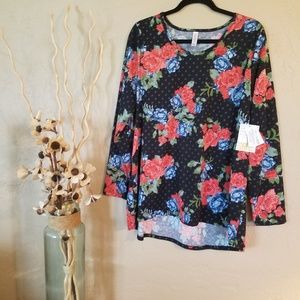 3XL LuLaRoe Lynnae Blouse, floral, black.